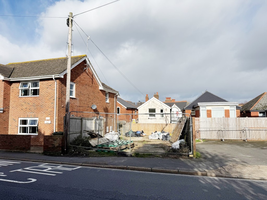 Lot: 44 - VILLAGE CENTRE LAND WITH POTENTIAL - View from Tennyson Road